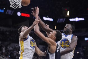 S15下注网站_激烈角逐，球员们以大无畏的斗志拼尽全力的简单介绍